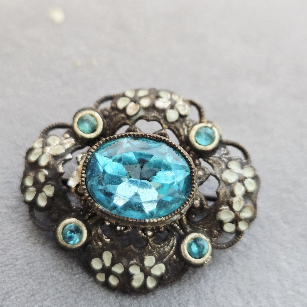 Vintage Filagrre Czech Brooch